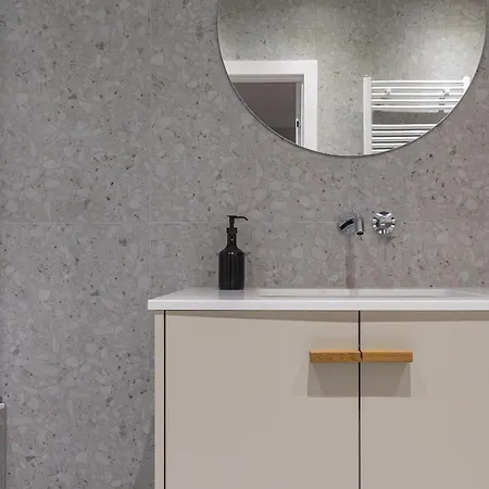 Glow - Remedium Przy Gumed, Aniolki Lägenhet *